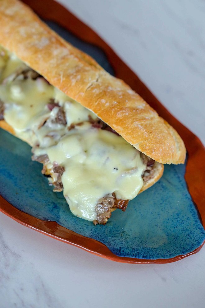 Philly Steak Sandviç